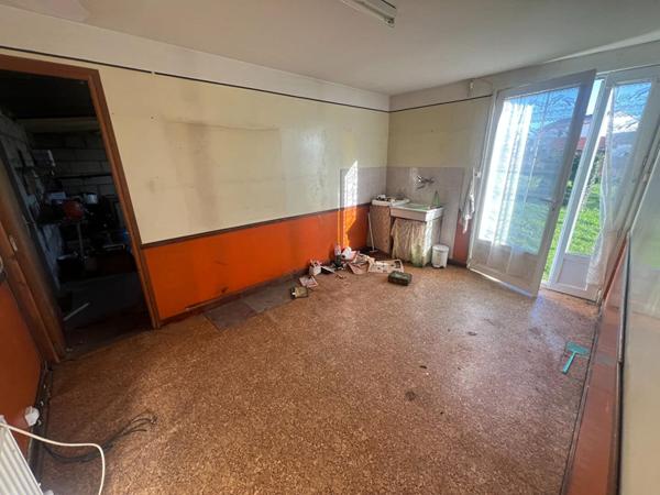 Maison 27m² à rénover sur grand terrain constructible ? Idéal projet de construction