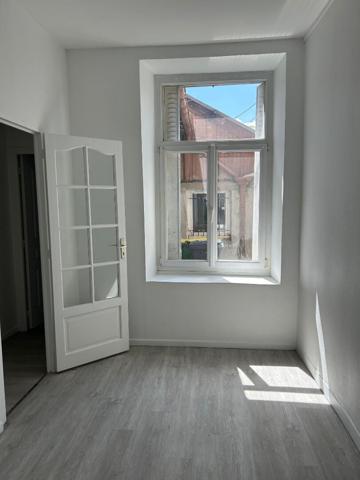 "LOCAL COMMERCIAL 3 PIECES 59M2"