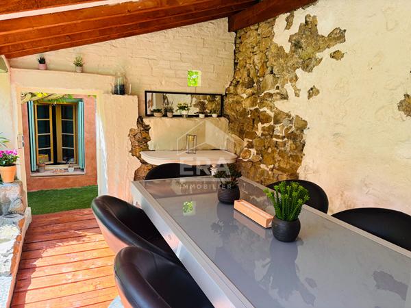 Maison d'exception avec jardin exotique face à la Cité de Carcassonne