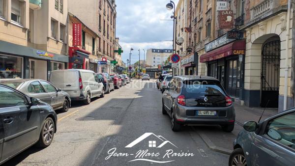 Local d activites de 49 m²