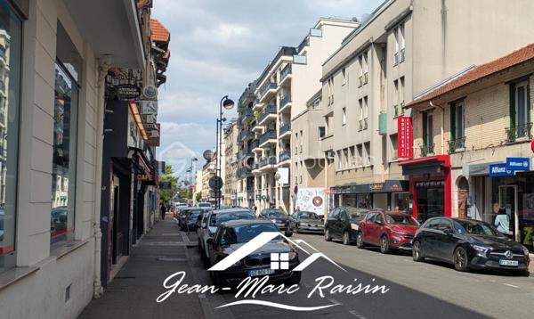 Local d activites de 49 m²