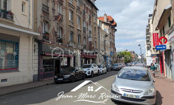 Local d activites de 49 m²