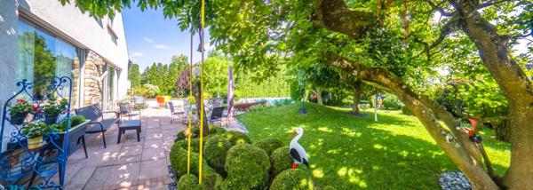 Dpt Haut-Rhin (68), à vendre MULHOUSE maison d'architecte 372 m2 dans son magnifique jardin