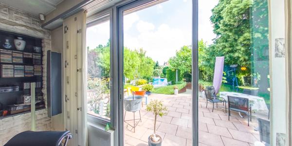 Dpt Haut-Rhin (68), à vendre MULHOUSE maison d'architecte 372 m2 dans son magnifique jardin