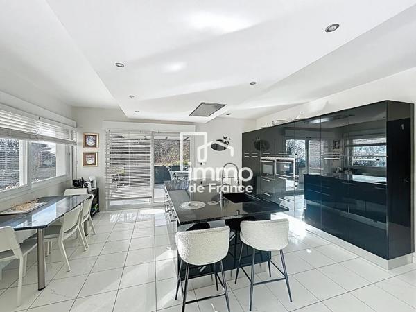 Maison à vendre à Échenevex (01170)