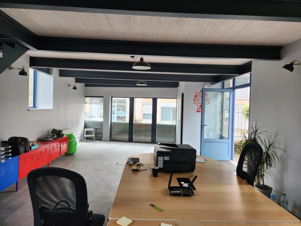 Local/bureau/commerce à vendre LOUDEAC (22)