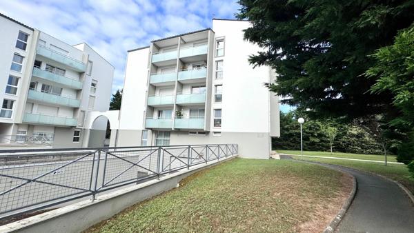 EXCLUSIVITÉ Appartement 2 pieces lumineux avec balcon, ascenseur et tennis