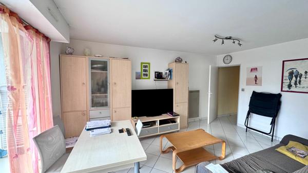 EXCLUSIVITÉ Appartement 2 pieces lumineux avec balcon, ascenseur et tennis