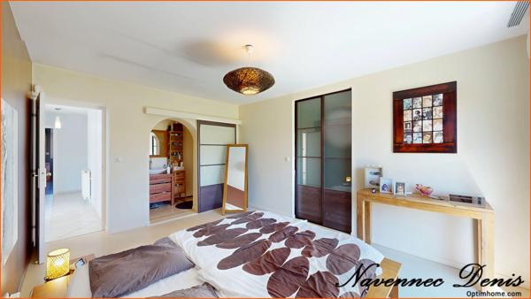 Plain-pied récent de 215 m² – Volumes rares, 4 chambres, sous-sol complet – Proche A13
