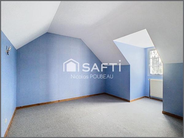 Belle construction traditionnelle à rafraichir.