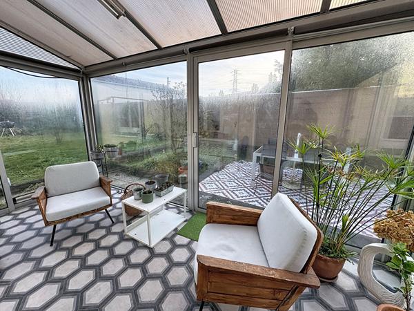 Nantes Sud, Maison de charme deux chambres, garage, dépendance, busway et commerces