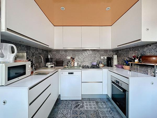 Nantes Tortière - Maison de ville 95m², 2 chambres, cour et sous-sol