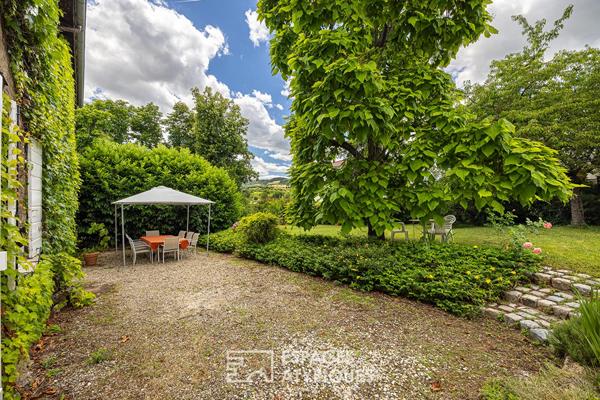 Ancien corps de ferme en pierre avec appartement indépendant