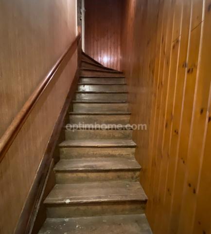 La Rochefoucauld. Maison mitoyenne + grange à réhabiliter