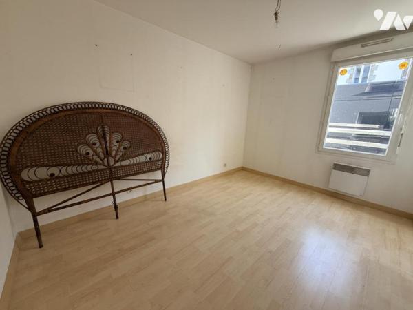 Appartement Type 3 avec 2 chambre , Terrasse avec jardin et un garage attenant fermé 