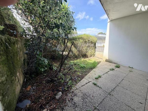 Appartement Type 3 avec 2 chambre , Terrasse avec jardin et un garage attenant fermé 