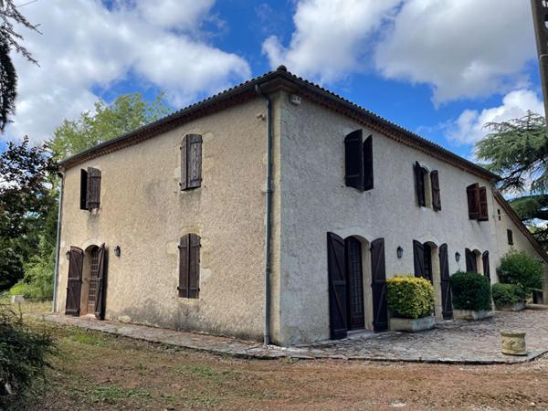 Maison bourgeoise à 20 mn d'Auch 315 m2, 6ha