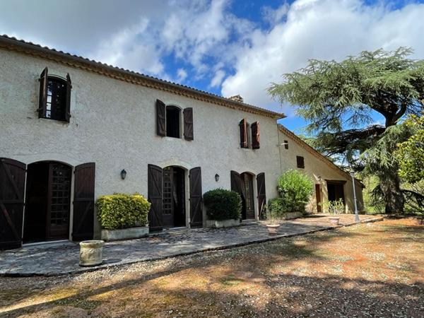 Maison bourgeoise à 20 mn d'Auch 315 m2, 6ha