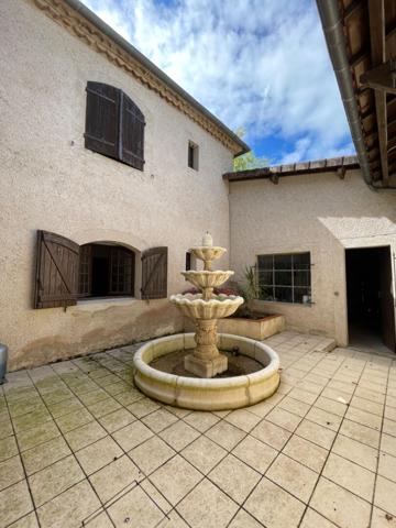 Maison bourgeoise à 20 mn d'Auch 315 m2, 6ha