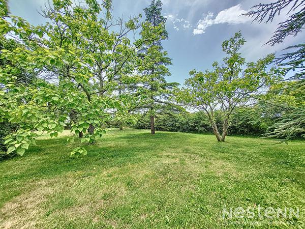 A Vendre Maison de 131 m² habitable de plain-pied avec garage et jardin dans un hameau