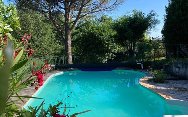 Maison à vendre    5 pièces •  Moissac