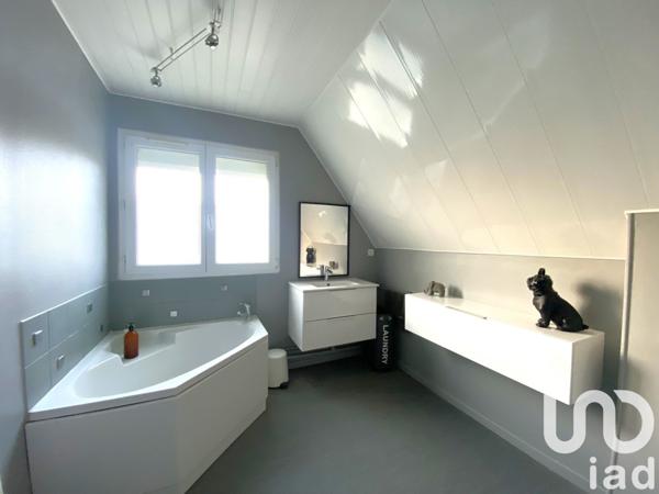 Maison traditionnelle 7 pièces de 120 m² à Bonsecours (76240)