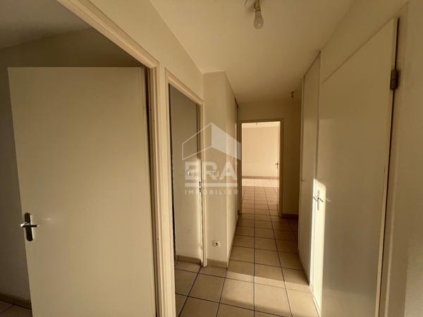 Saint-Estève - Appartement 3 pièces avec balcon et deux places de parking