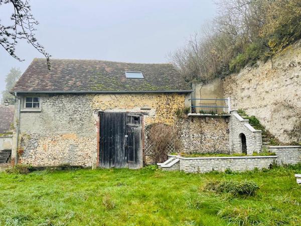Grange ancienne 150 m2 avec 800m2 de terrain à Chérisy avec garage