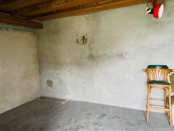 Grange ancienne 150 m2 avec 800m2 de terrain à Chérisy avec garage