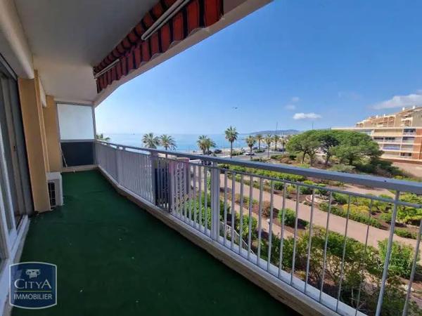 Appartement à louer 2 pièces 37.74m² Fréjus (83600)