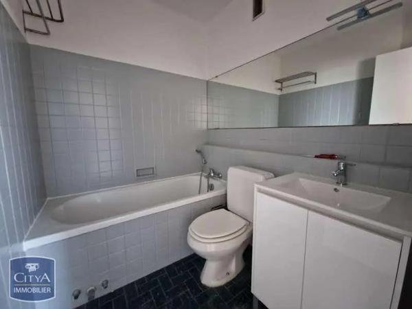 Appartement à louer 2 pièces 37.74m² Fréjus (83600)