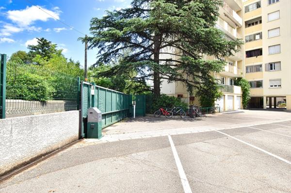 APPARTEMENT 5 PIECES 2 GARAGES VUE PANORAMIQUE
