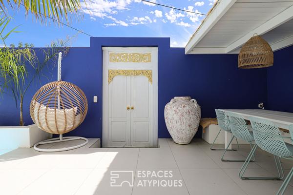 Une rénovation contemporaine avec un patio secret à Anglet