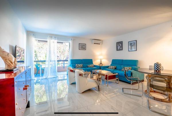 SAINT-TROPEZ APPARTEMENT 62 M2 1 CHAMBRE BALCON