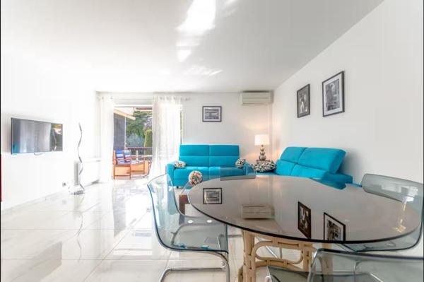 SAINT-TROPEZ APPARTEMENT 62 M2 1 CHAMBRE BALCON