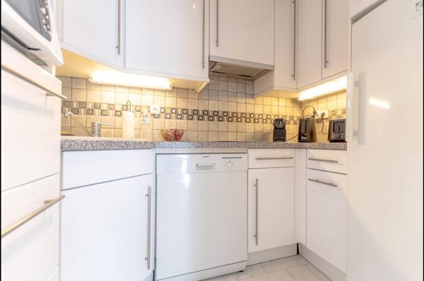 SAINT-TROPEZ APPARTEMENT 62 M2 1 CHAMBRE BALCON