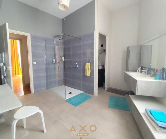 NÎMES  APPARTEMENT HAUSSMANNIEN RÉNOVÉ  160 m²  3 CHAMBRES  GARAGE  HÔTEL PARTICULIER XIXe  1er ÉTAGE - 490 000 