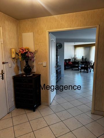 Appartement à HYERES, 83400 - 5 pièces 110m²