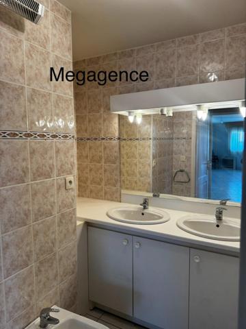 Appartement à HYERES, 83400 - 5 pièces 110m²