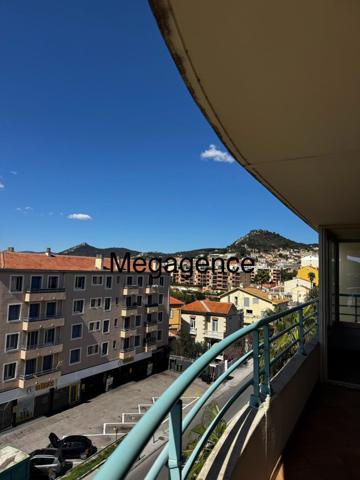 Appartement à HYERES, 83400 - 5 pièces 110m²