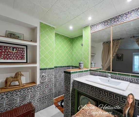 Charmante Maison de Village avec Garage et Terrasse sans vis-à-vis à Sérignan