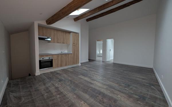 Immeuble à vendre    11 pièces •  Uchizy