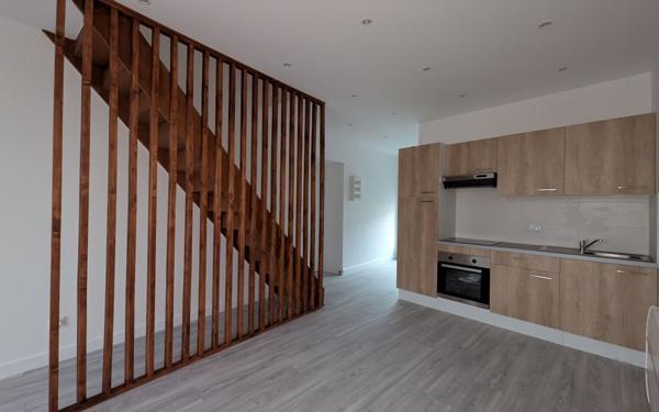 Immeuble à vendre    11 pièces •  Uchizy