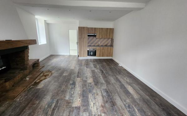 Immeuble à vendre    11 pièces •  Uchizy