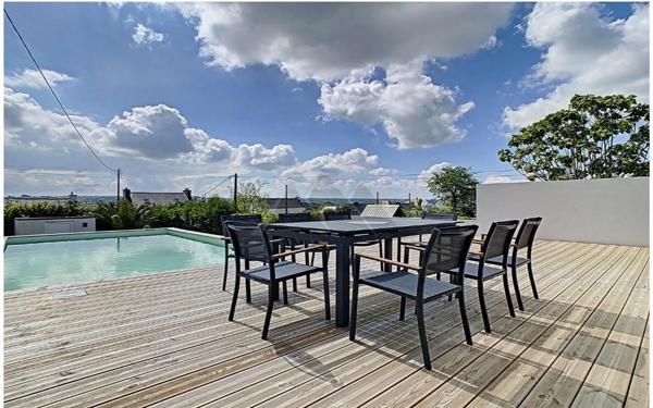 MAISON A VENDRE LE RELECQ-KERHUON PISCINE