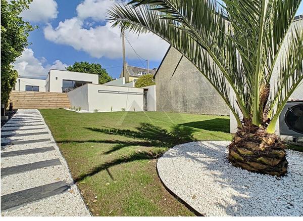 MAISON A VENDRE LE RELECQ-KERHUON PISCINE