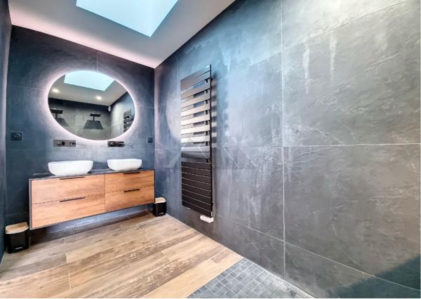 MAISON A VENDRE LE RELECQ-KERHUON PISCINE