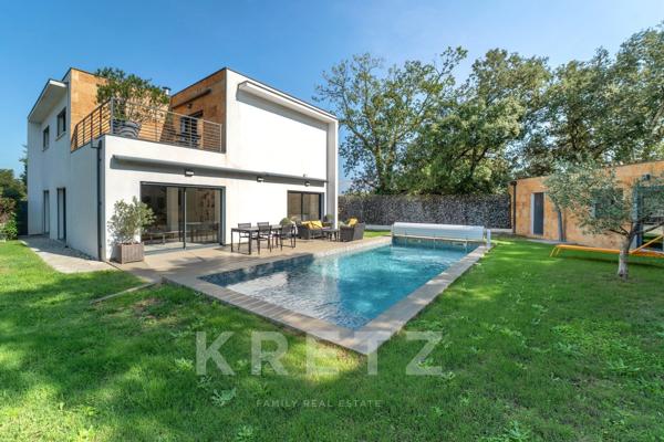 Superbe villa contemporaine avec piscine dans un domaine privé au coeur de la Vaunage
