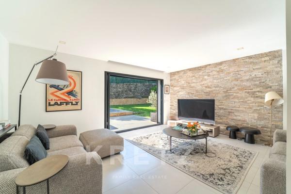 Superbe villa contemporaine avec piscine dans un domaine privé au coeur de la Vaunage