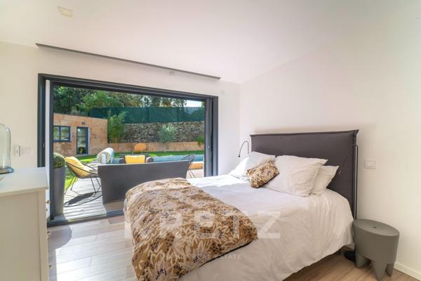 Superbe villa contemporaine avec piscine dans un domaine privé au coeur de la Vaunage